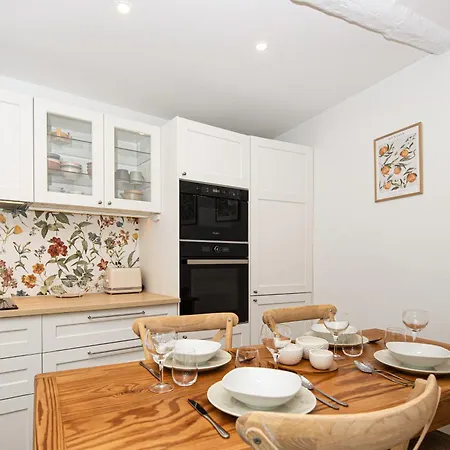 펜션 Maison Vieux Chateau - Vue Imprenable - Vieille 멍똥