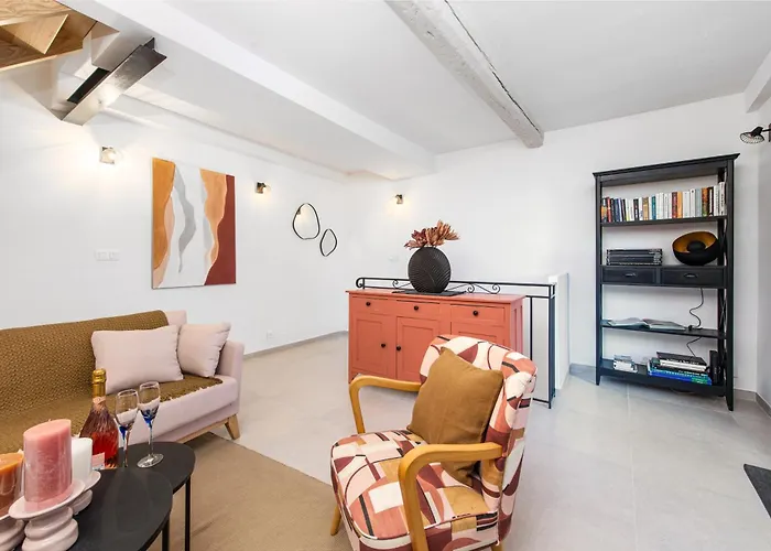 펜션 Maison Vieux Chateau - Vue Imprenable - Vieille 멍똥