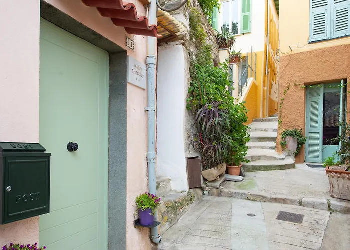 Vakantiehuis Maison Vieux Chateau - Vue Imprenable - Vieille